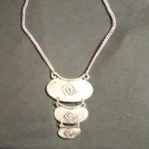 Silver necklace with three piece pendent